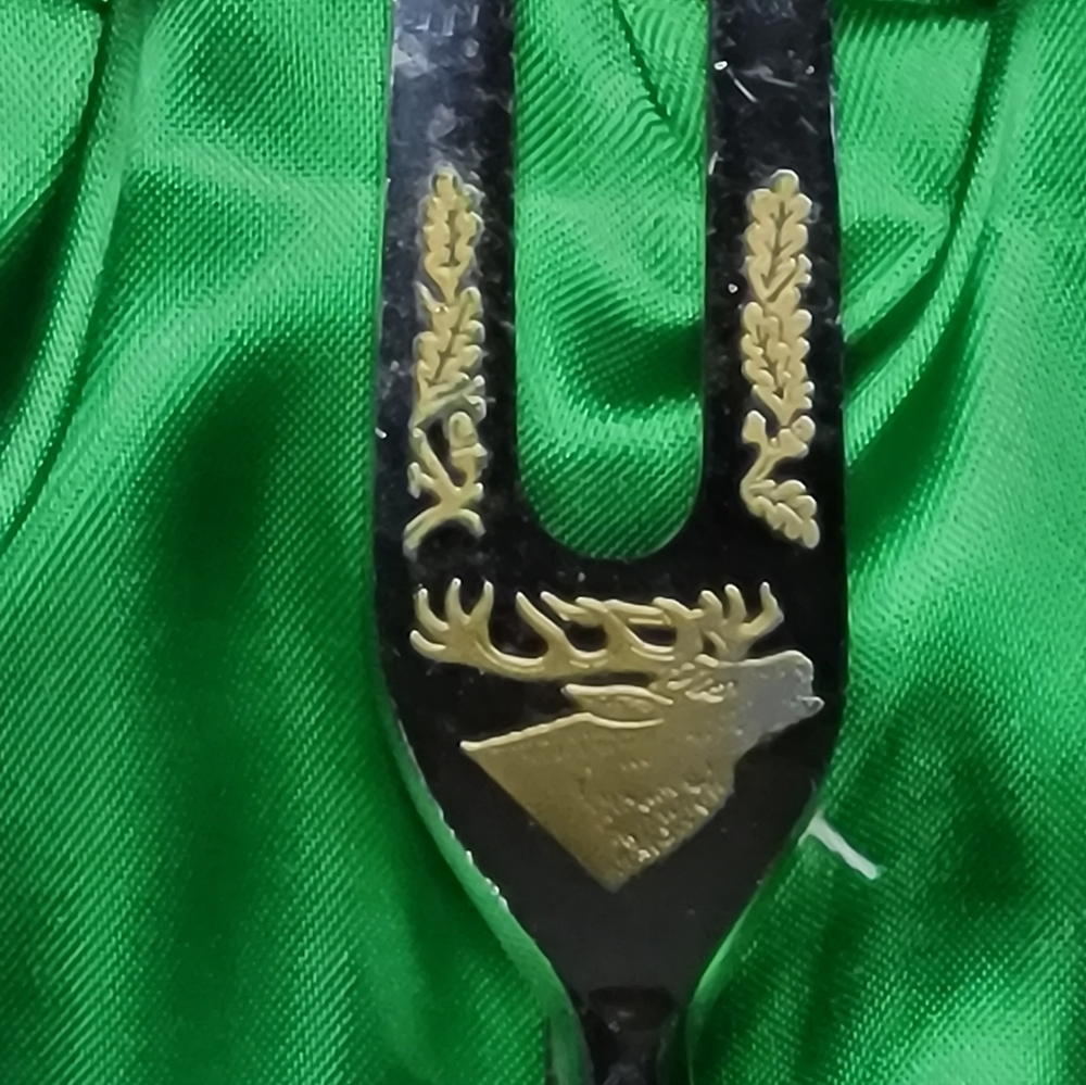 Elegant Carving Set with Wooden Handles - Picture 7 of 11